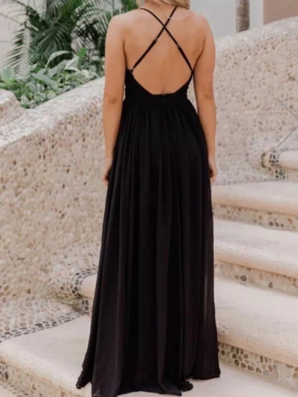 Elegant Black V-Neck Women's Maxi Dress - Picture 2 of 2
